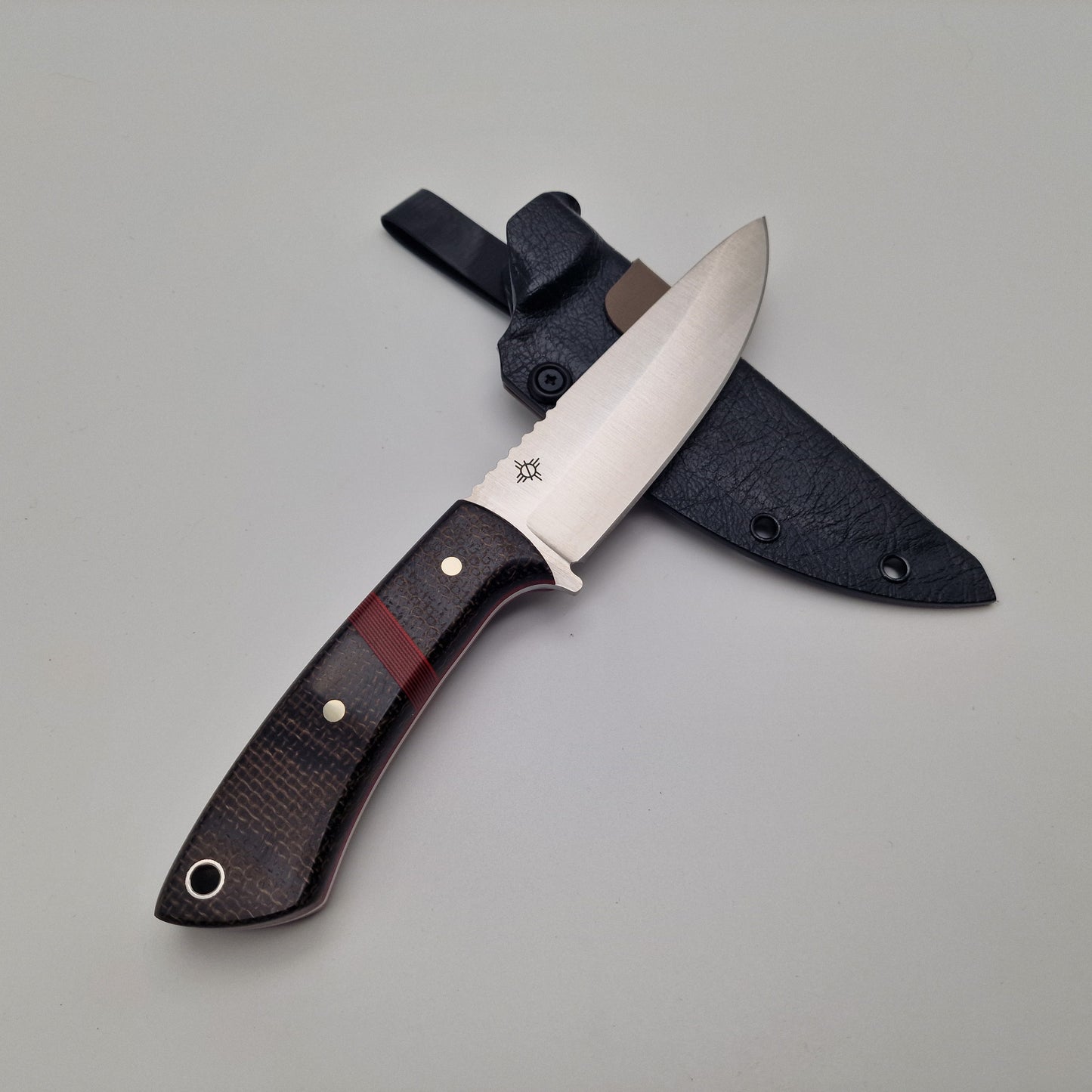 Red Line Hunter with custom kydex sheath