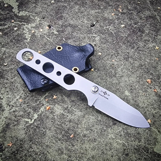 944.v2 Custom med lærpreget kydex og beltelås