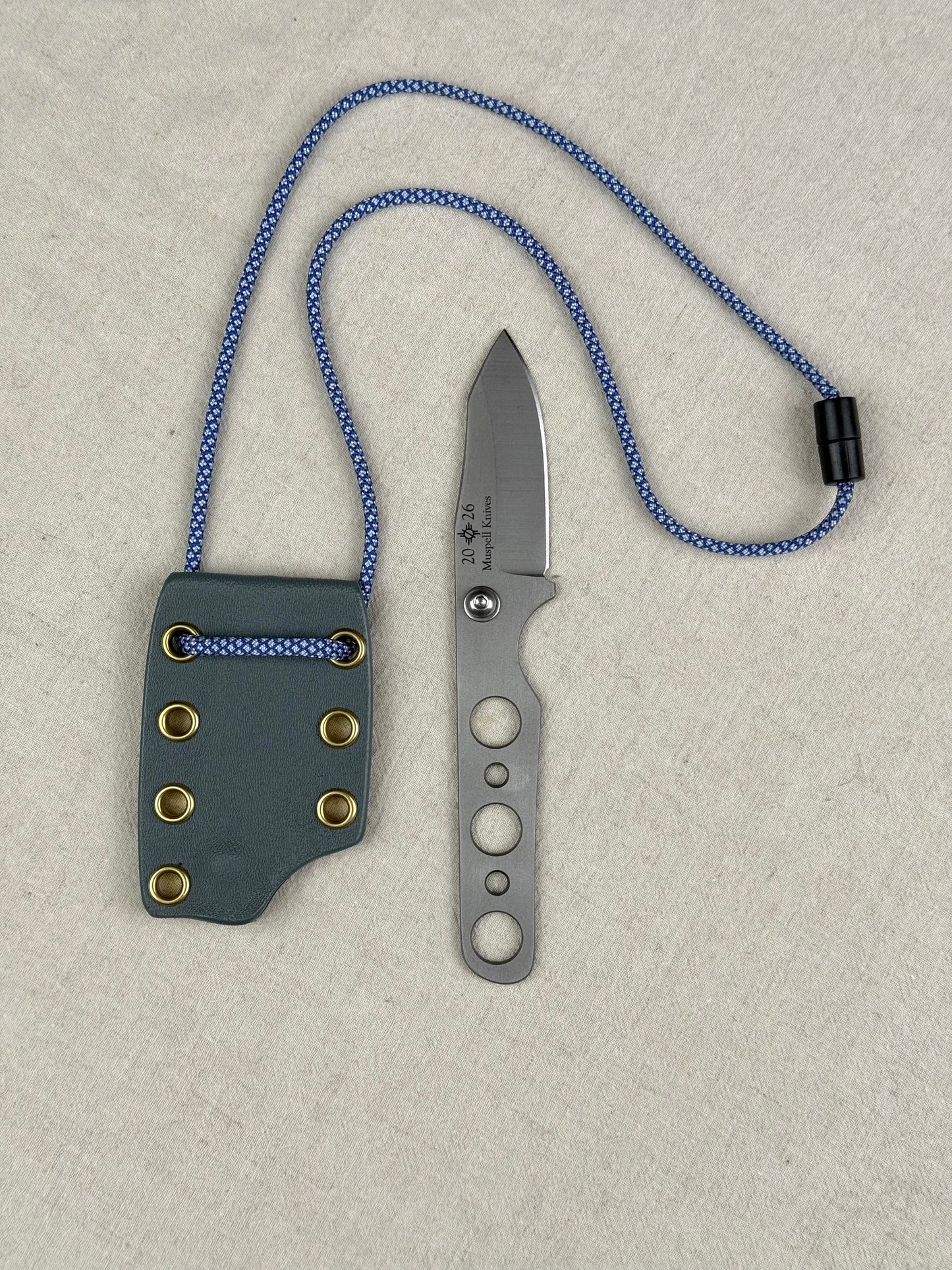 944 mk 2 neck knife grey large sheath, brass eyelets, blue string