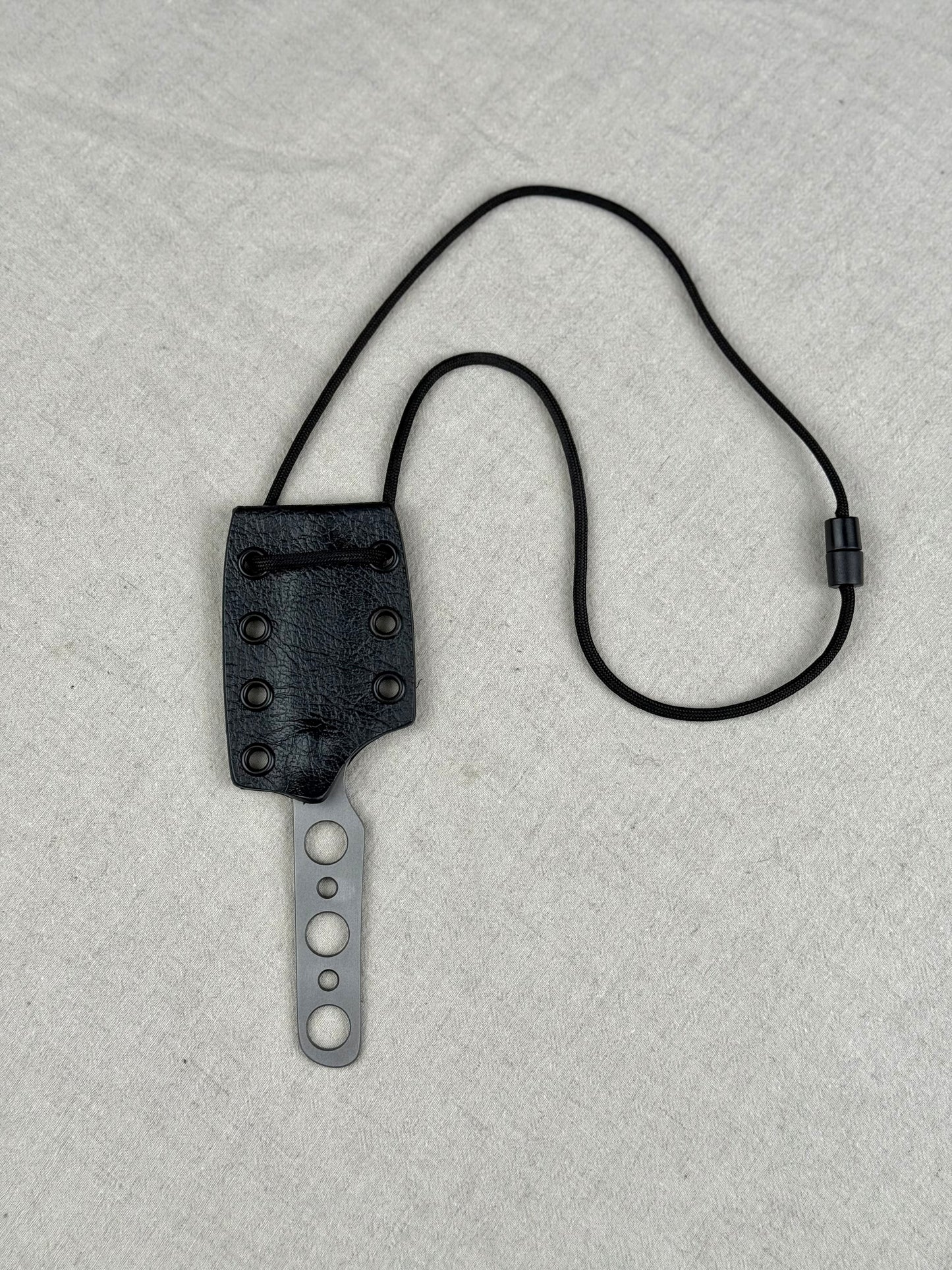 944 mk 2 neck knife with True Hide kydex Large sheath